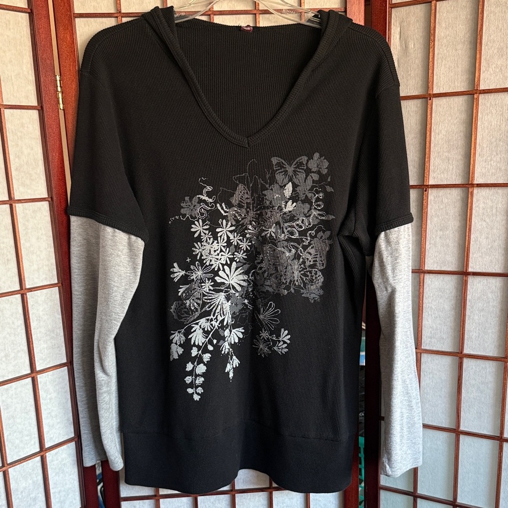 Black & Gray Waffle Knit Top, Size L